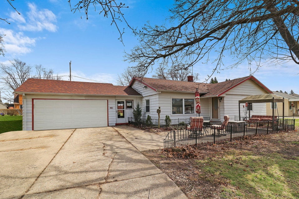 7917 Pershing Blvd, Kenosha, WI 53142 MLS 1830298 properties SE