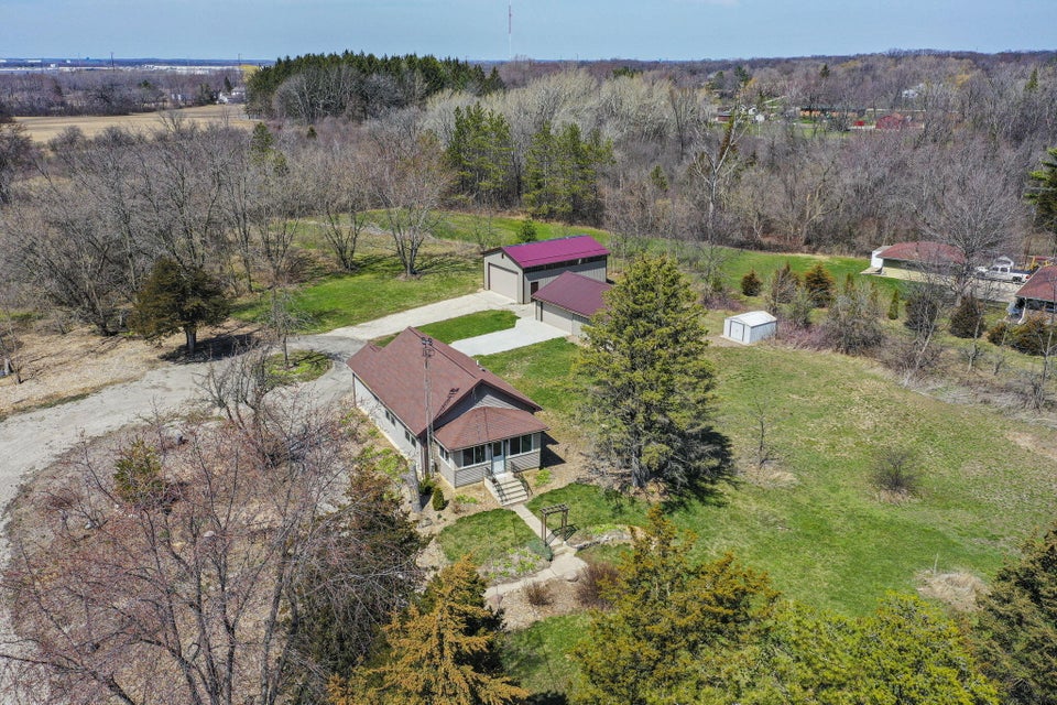 6130 Springbrook Rd, Pleasant Prairie, WI 53158 MLS 1830307