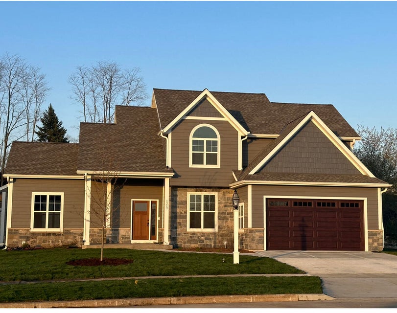 1212 Mohican Trl, Waukesha, WI 53189 MLS 1831604 properties SE