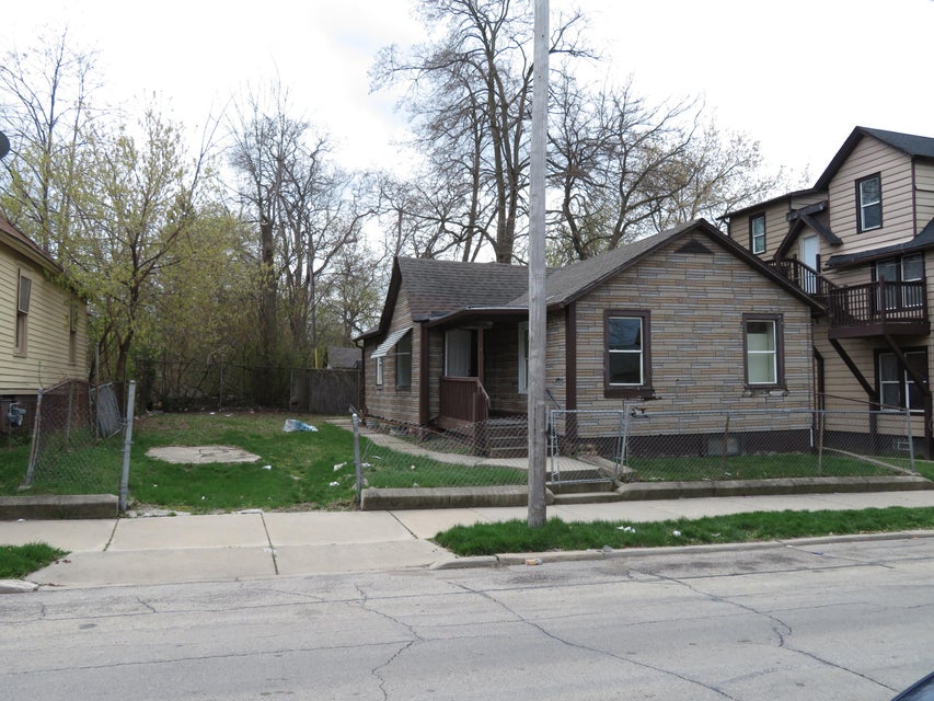 1023 Albert St, Racine, WI 53404 MLS 1831962 properties SE Wisconsin