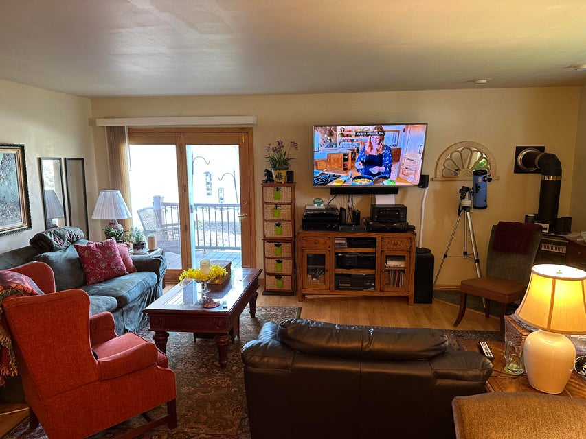 440 Meadowridge Cir, Lake Mills, WI 53551 MLS 1832190 properties SE Wisconsin