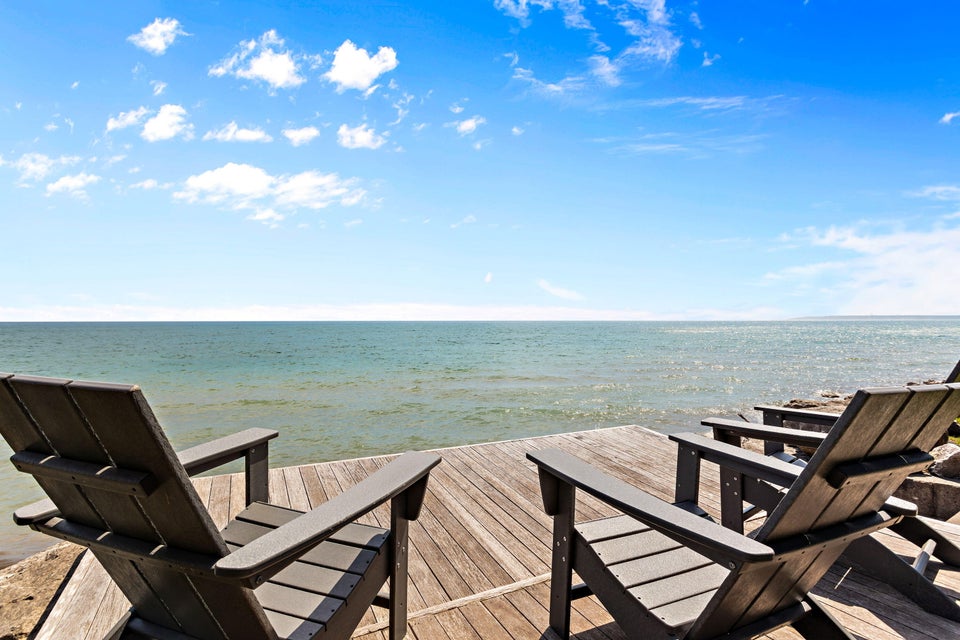 8120 N Beach Dr, Fox Point, WI 53217 MLS 1832945 properties SE