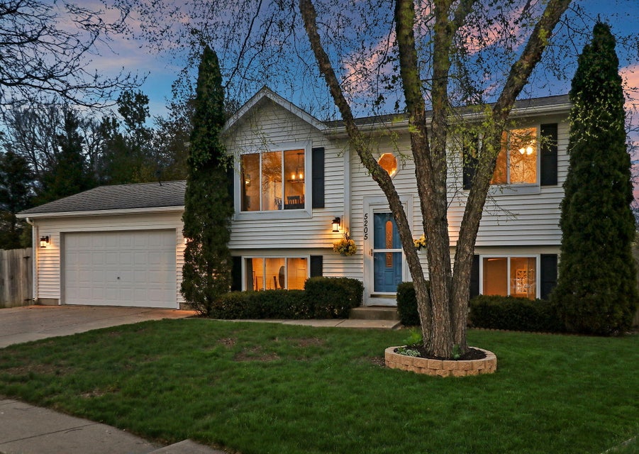 5205 66th Pl, Kenosha, WI 53142 MLS 1833438 properties SE Wisconsin