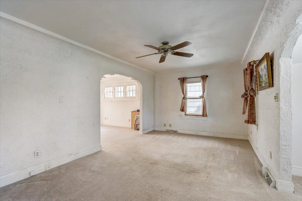 2173 S 74th St, West Allis, WI 53219 MLS 1833640 properties SE