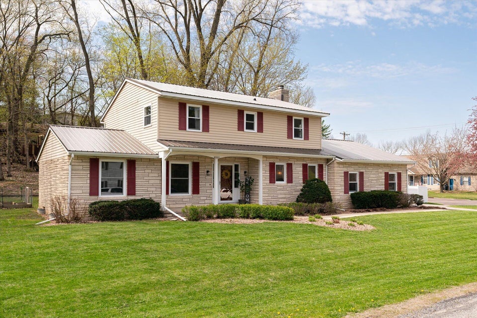 W5891 Coulee Springs Ln, La Crosse, WI 54601 MLS 1834256