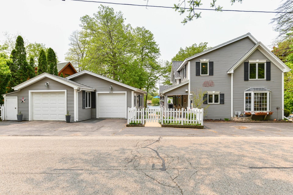 N9129 East Shore Rd, East Troy, WI 53120 MLS 1835123 properties