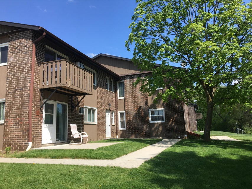 420 Racine St 101, Waterford, WI 53185 MLS 1835303 properties SE