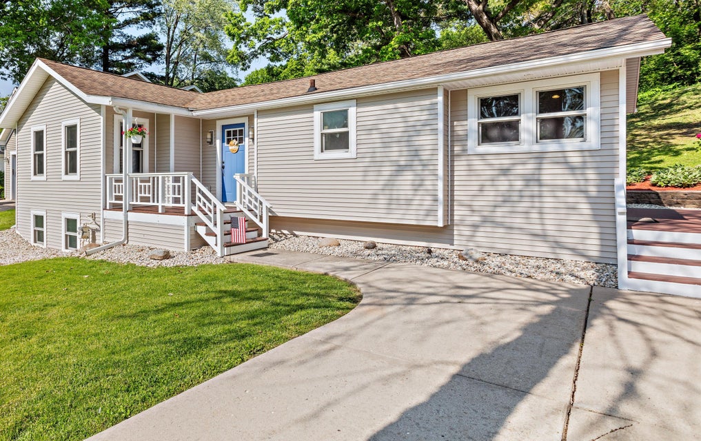 551 Short St, Twin Lakes, WI 53181 MLS 1835381 properties SE