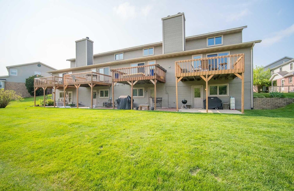 332 Scenic Ct 1, Slinger, WI 53086 MLS 1835673 properties SE