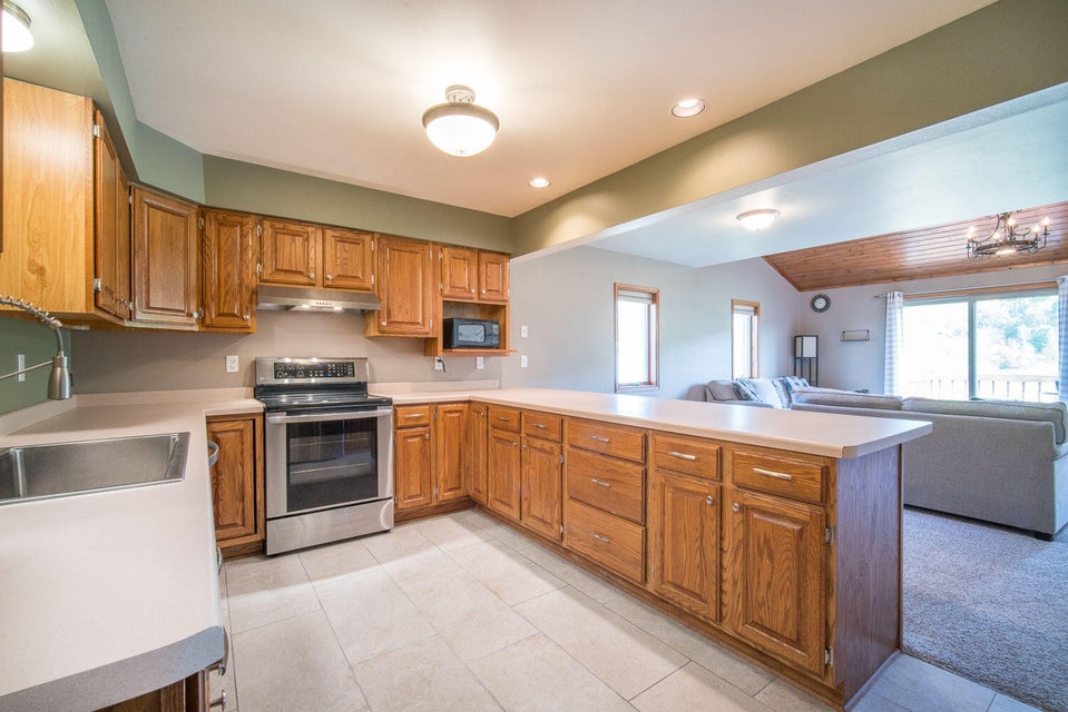 332 Scenic Ct 1, Slinger, WI 53086 MLS 1835673 properties SE