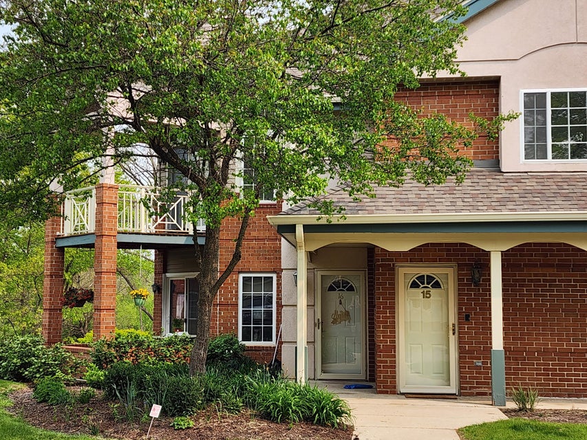 18920 Toldt Woods Dr 15, Brookfield, WI 53045 MLS 1836656