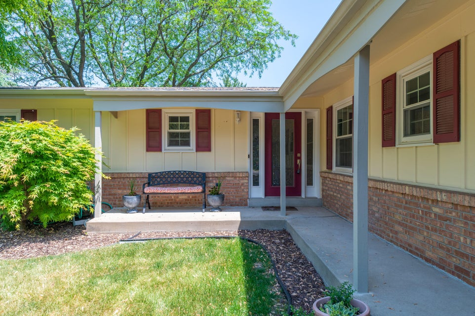 2040 Elm Tree Rd, Elm Grove, WI 53122 MLS 1836660 properties SE