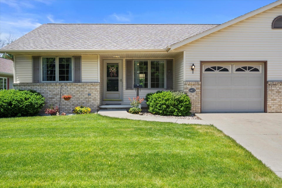 142 S Pioneer Pkwy, Fond Du Lac, WI 54935 MLS 1837685 properties