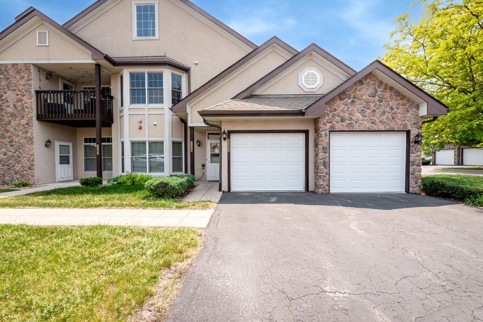 6832 S 34th St, Franklin, WI 53132 MLS 1837687 properties SE