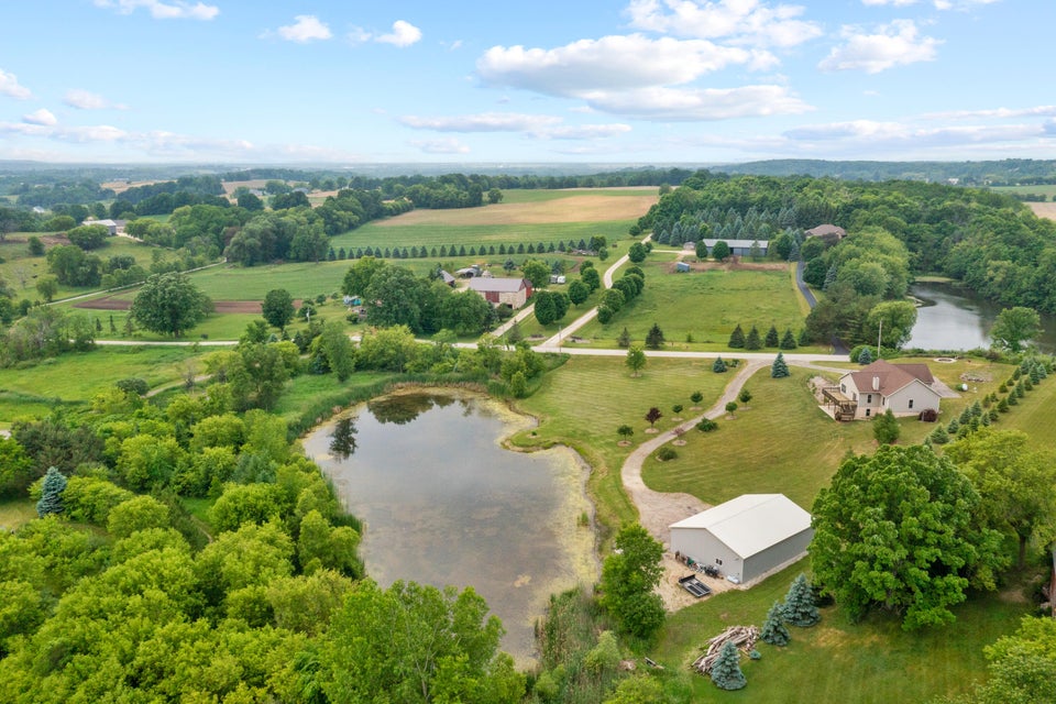 N5774 Pioneer Dr, Fredonia, WI 53021 MLS 1838903 properties SE
