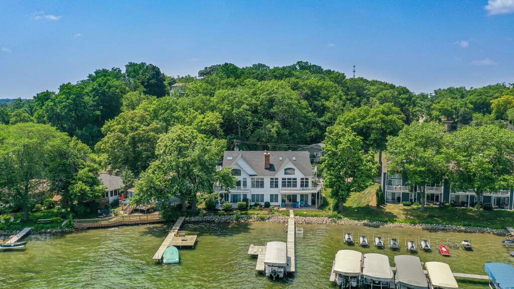 528 Bayview Ave, Twin Lakes, WI 53181 MLS 1839472 properties SE Wisconsin