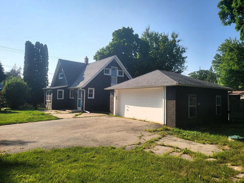 W293N5564 Merton Ave, Hartland, WI 53029 MLS 1839491 properties