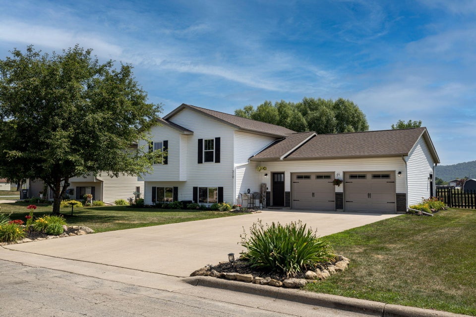 310 Erickson St S, Houston, MN 55943 MLS 1840979 properties La Crosse