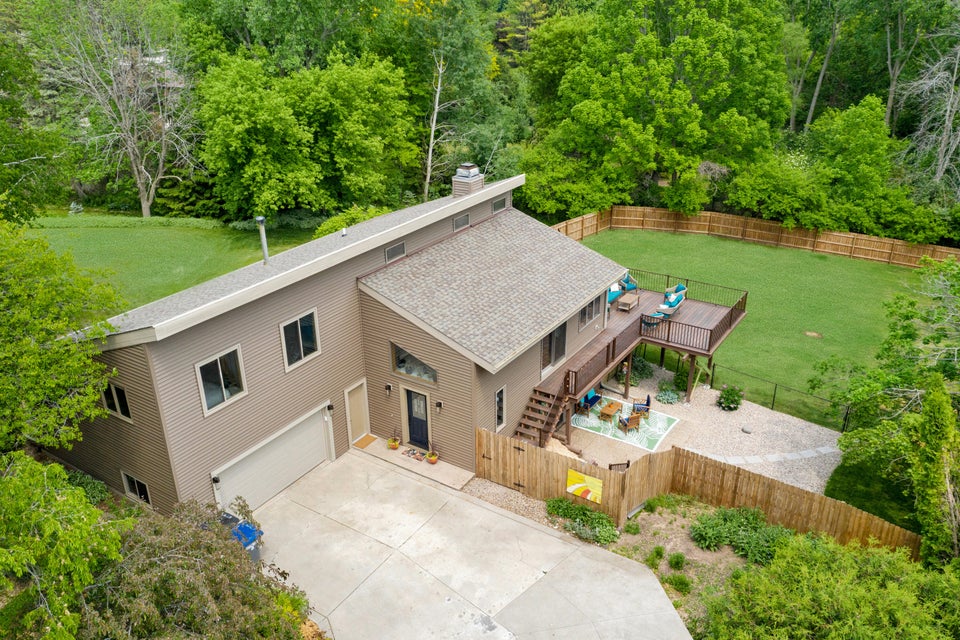 2104 Creekside Ct, Sheboygan, WI 53081 MLS 1845368 properties SE