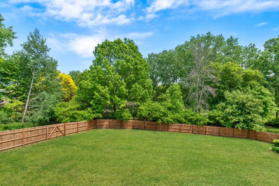 2104 Creekside Ct, Sheboygan, WI 53081 MLS 1845368 properties SE