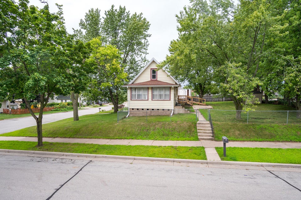 203 3rd Ave N, Onalaska, WI 54650 MLS 1846440 properties La Crosse