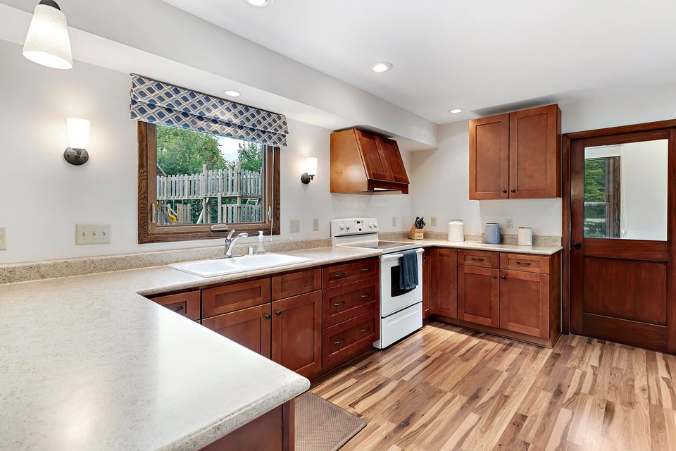 W163S7410 Bay Lane Dr, Muskego, WI 53150 MLS 1848523 properties