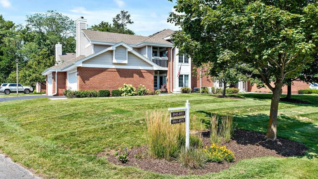 8975 Woodbridge Dr, Greendale, WI 53129 MLS 1848819 properties SE Wisconsin