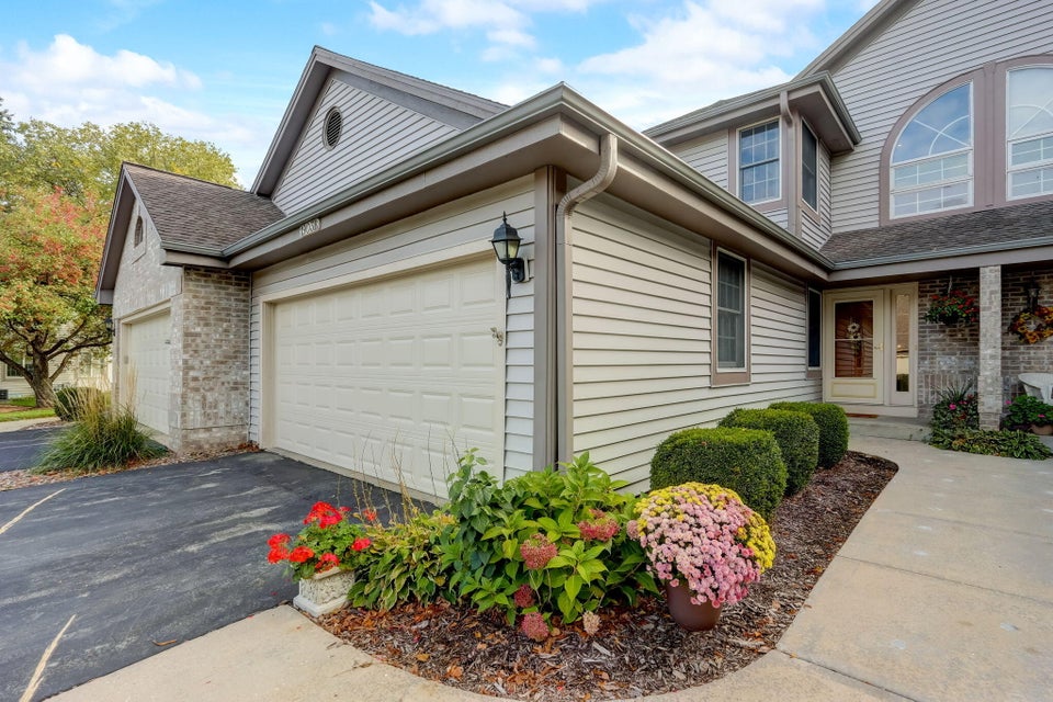 1903 Springbrook N B, Waukesha, WI 53186 MLS 1854796 properties