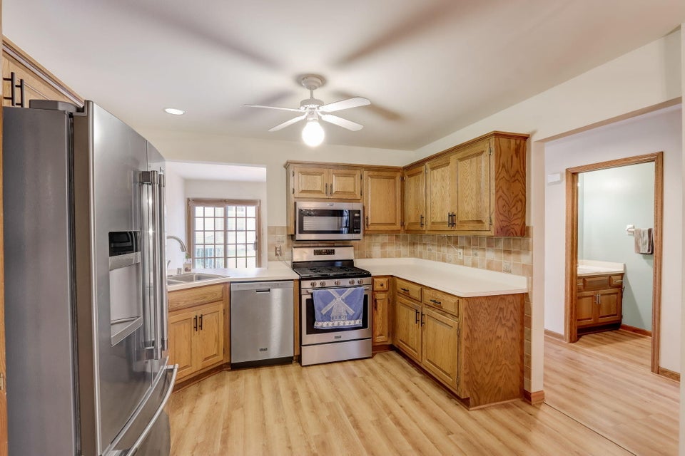 1903 Springbrook N B, Waukesha, WI 53186 MLS 1854796 properties SE Wisconsin