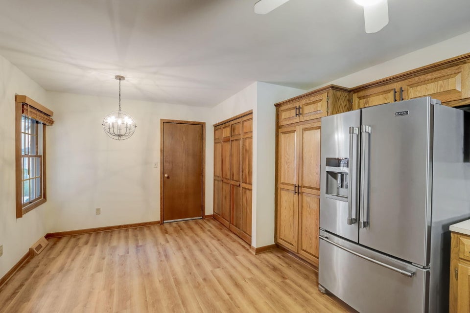 1903 Springbrook N B, Waukesha, WI 53186 MLS 1854796 properties SE Wisconsin