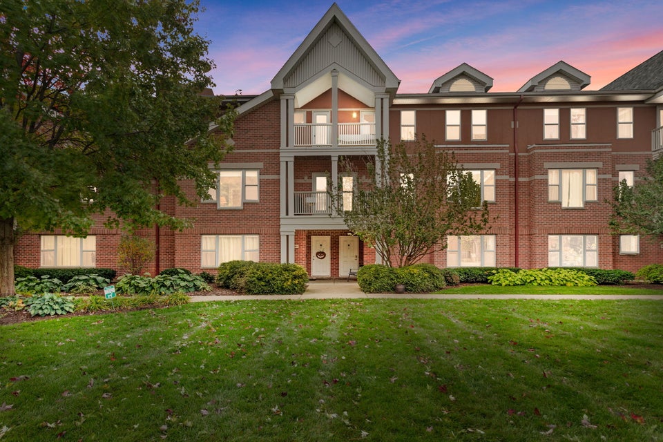 421 55th St B, Kenosha, WI 53140 MLS 1855217 properties SE Wisconsin