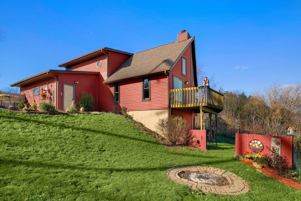 N5020 Oakview Dr, West Salem, WI 54669 MLS 1857197 properties La