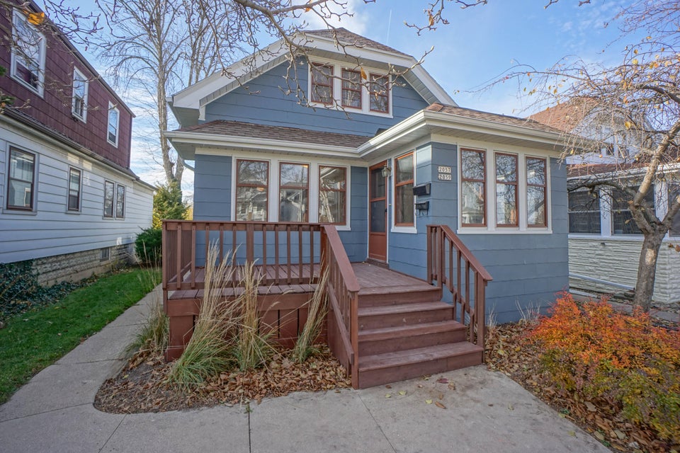 2057 S 78th St 2059, West Allis, WI 53219 MLS 1857971 properties