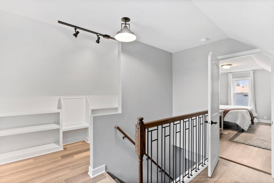 6463 N Garden Grove Ln, Glendale, WI 53209 MLS 1858666 properties