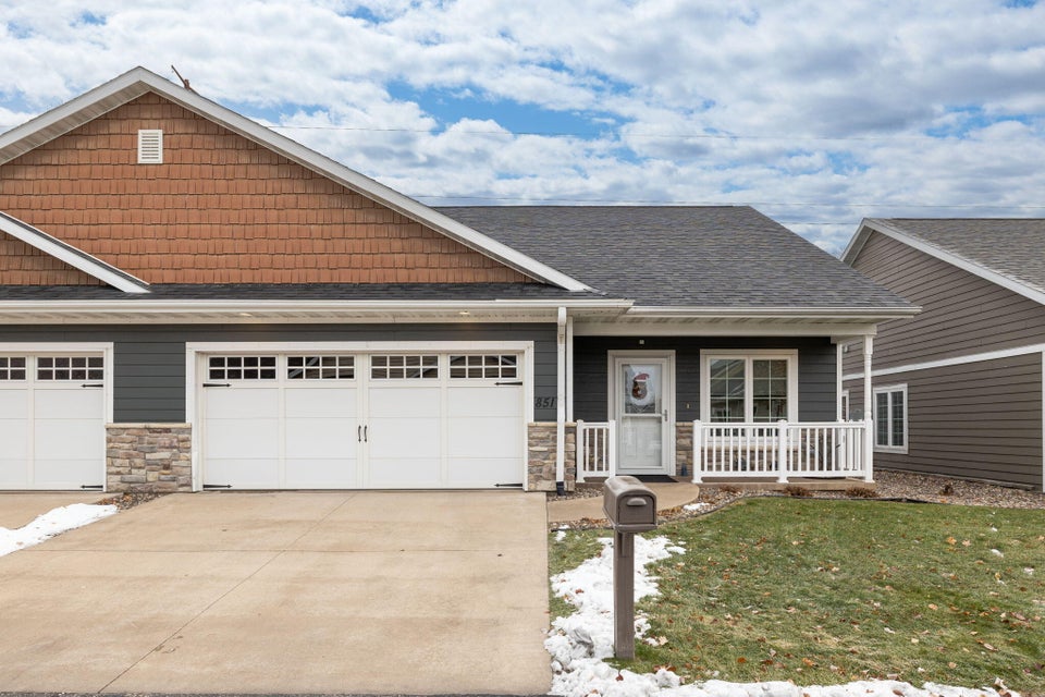 851 Barson Ct 17, Onalaska, WI 54650 MLS 1859074 properties La
