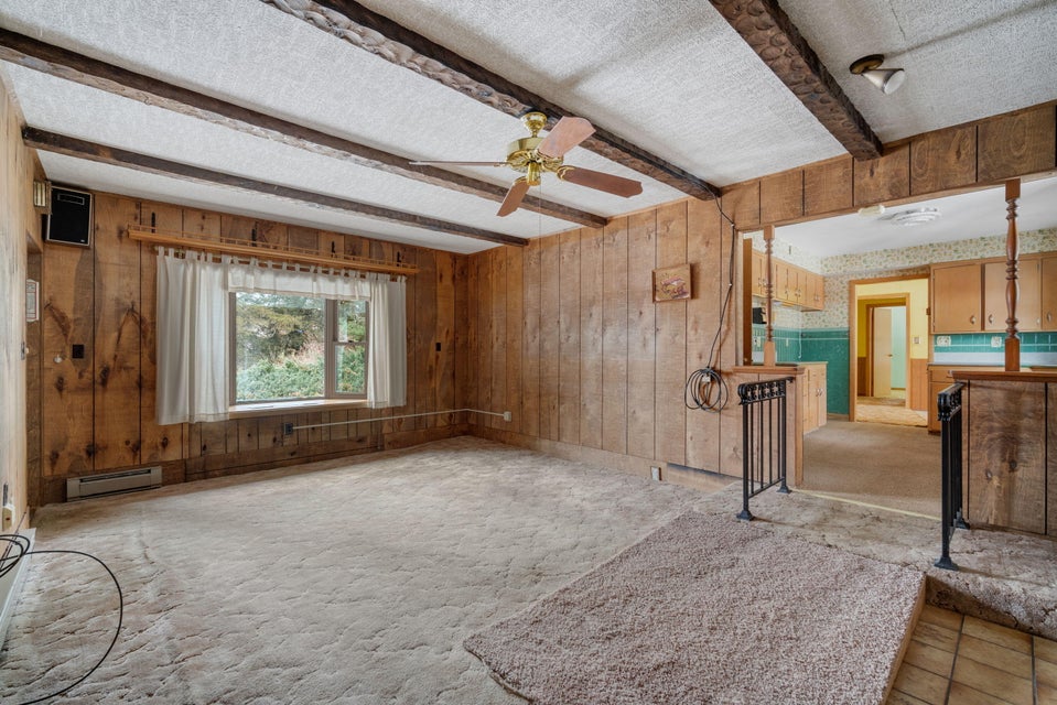 5465 S 18th Ave, West Bend, WI 53095 MLS 1859142 properties SE Wisconsin