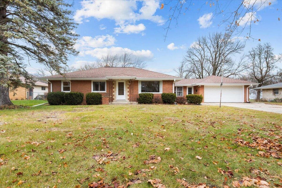 13022 W Fairmount Ave, Butler, WI 53007 MLS 1859233 properties SE