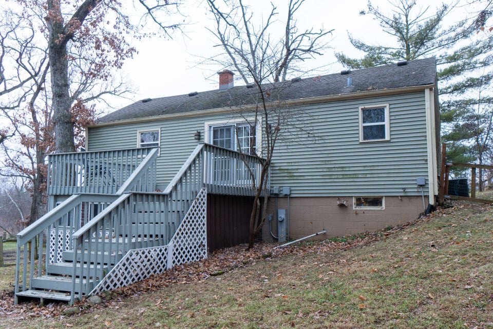 33828 Hillcrest Dr, Burlington, WI 53105 MLS 1859421 properties