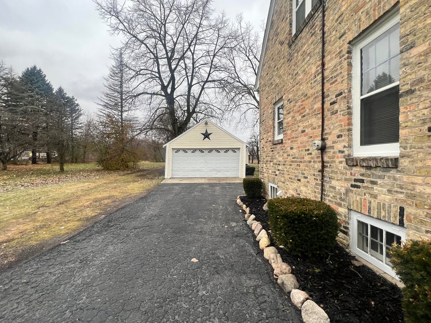 2340 90th St, Sturtevant, WI 53177 MLS 1859562 properties SE