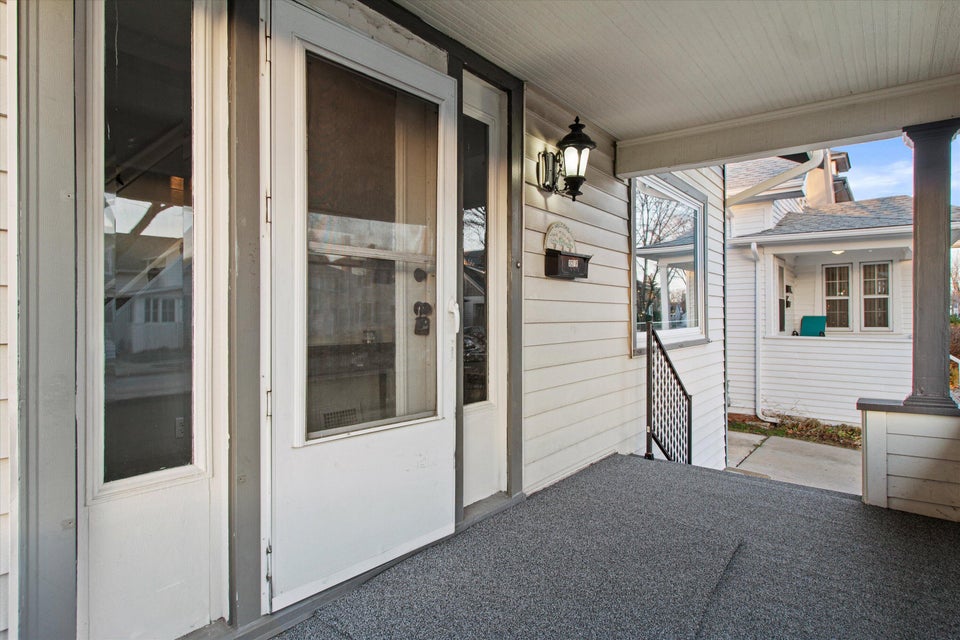 3216 Wright Ave, Racine, WI 53405 MLS 1859591 properties SE Wisconsin