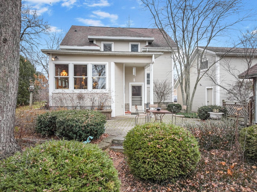 290 Mill St, Waterloo, WI 53594 MLS 1859775 properties SE Wisconsin