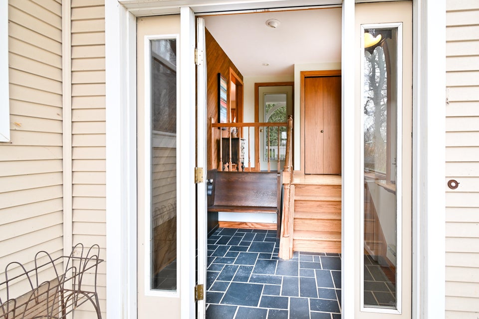 290 Mill St, Waterloo, WI 53594 MLS 1859775 properties SE Wisconsin