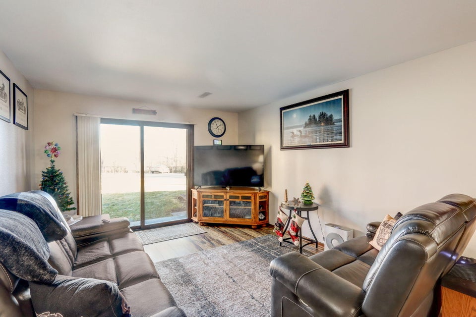 510 S Rochester St D, Mukwonago, WI 53149 MLS 1859874 properties