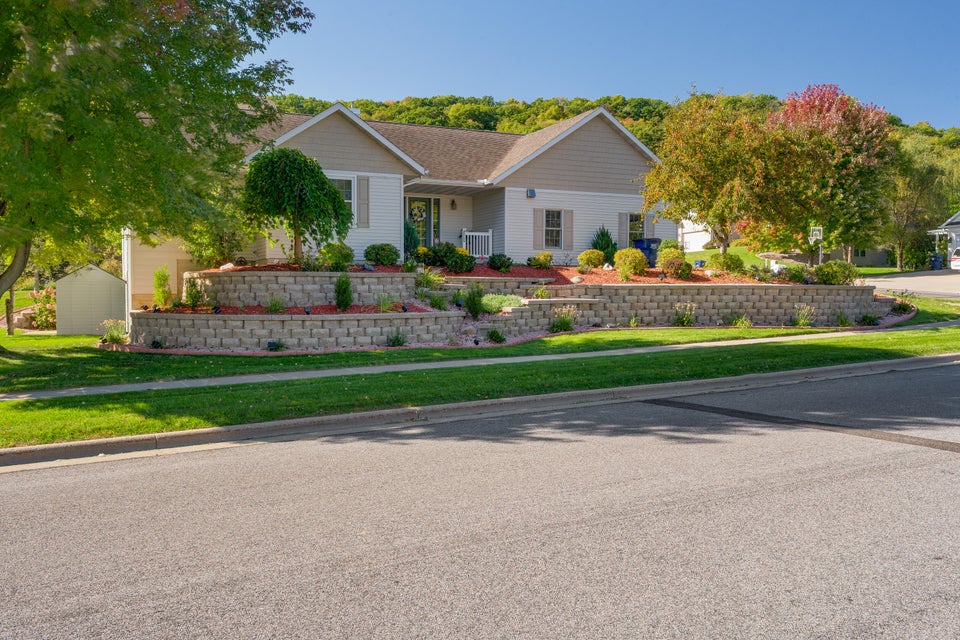 873 Aspen Valley Dr, Onalaska, WI 54650 MLS 1859894 properties La Crosse