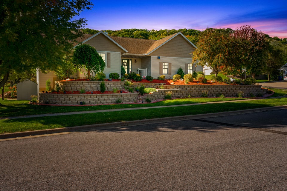 873 Aspen Valley Dr, Onalaska, WI 54650 MLS 1859894 properties La