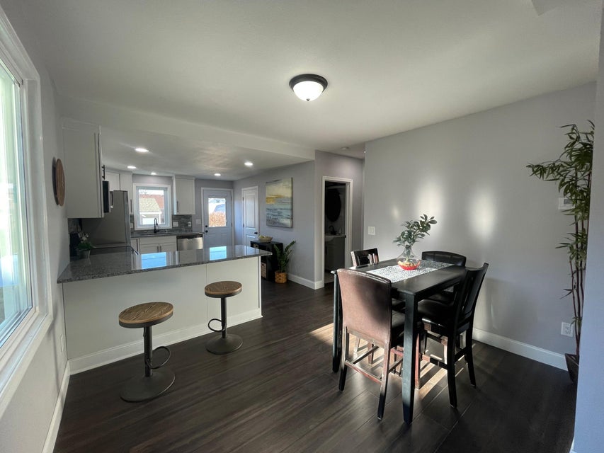 3763 S Rutland Ave, St. Francis, WI 53235 MLS 1859994 properties