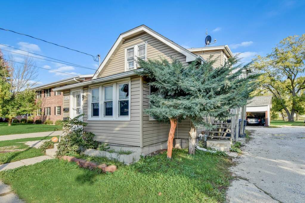 1145 White Rock Ave A, Waukesha, WI 53186 MLS 1860149 properties SE Wisconsin