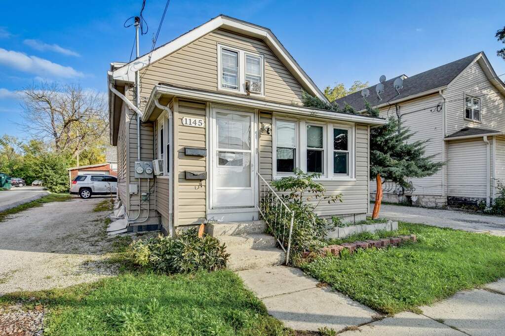 1145 White Rock Ave A, Waukesha, WI 53186 MLS 1860149 properties SE Wisconsin