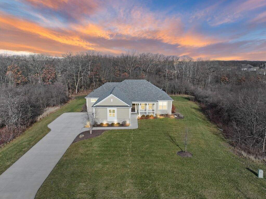 9304 226th Ave, Salem, WI 53168 MLS 1860350 properties SE Wisconsin