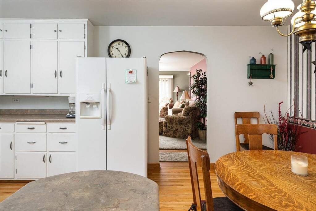 222 W Oak St, Viroqua, WI 54665 MLS 1860447 properties SE Wisconsin